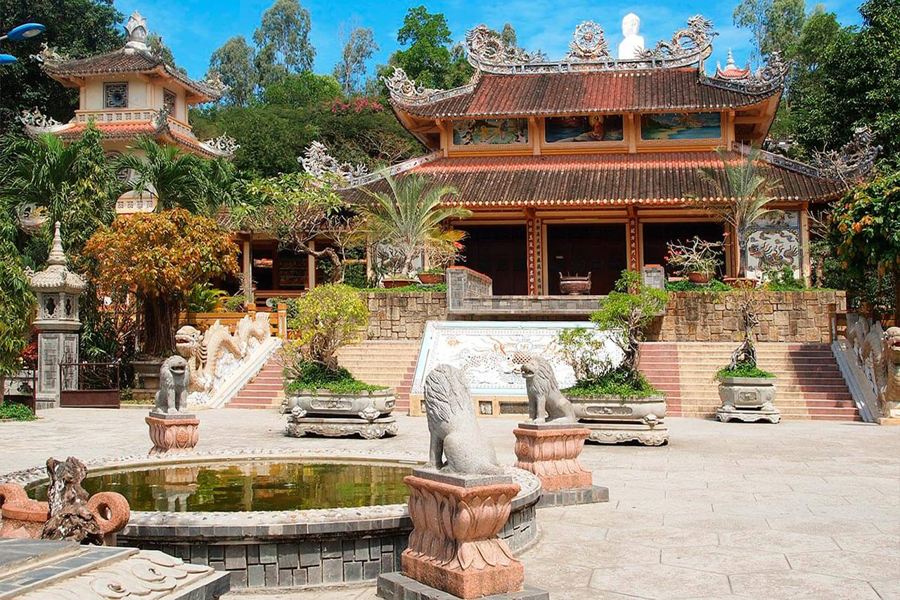 Что посмотреть в Нячанге? Пагода Лонг Сон